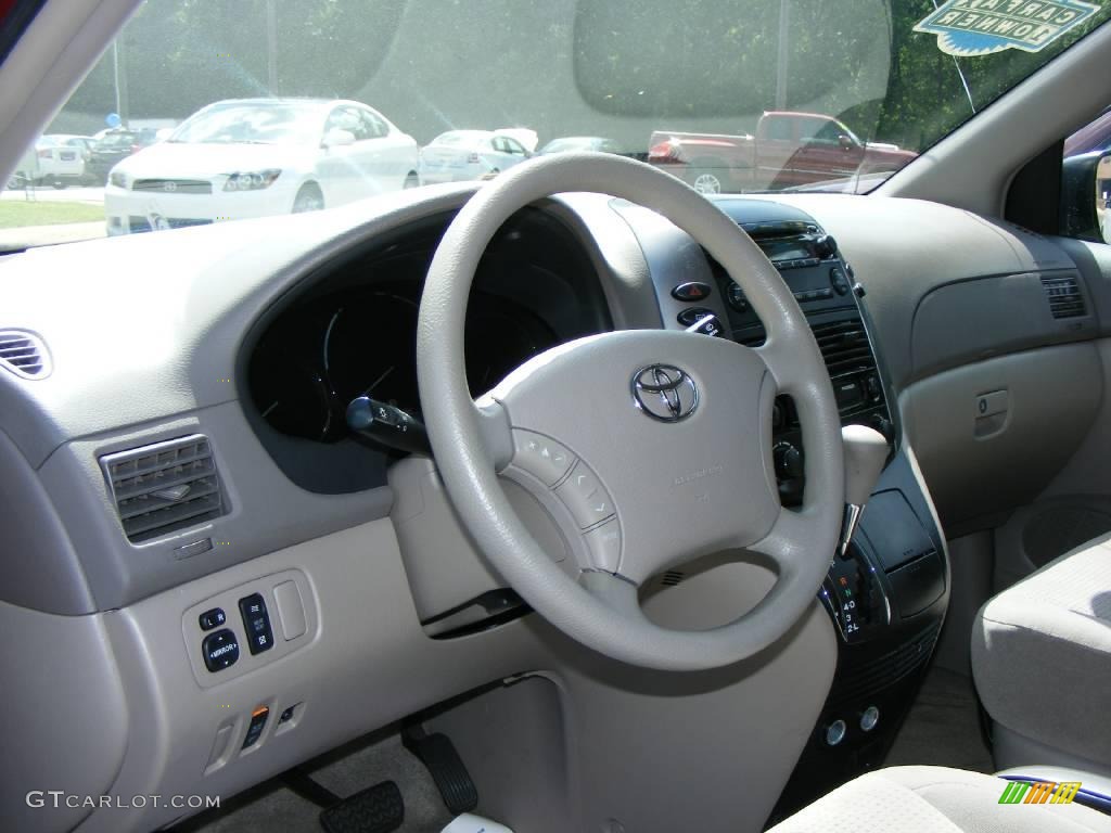 2008 Sienna LE - Salsa Red Pearl / Stone photo #5