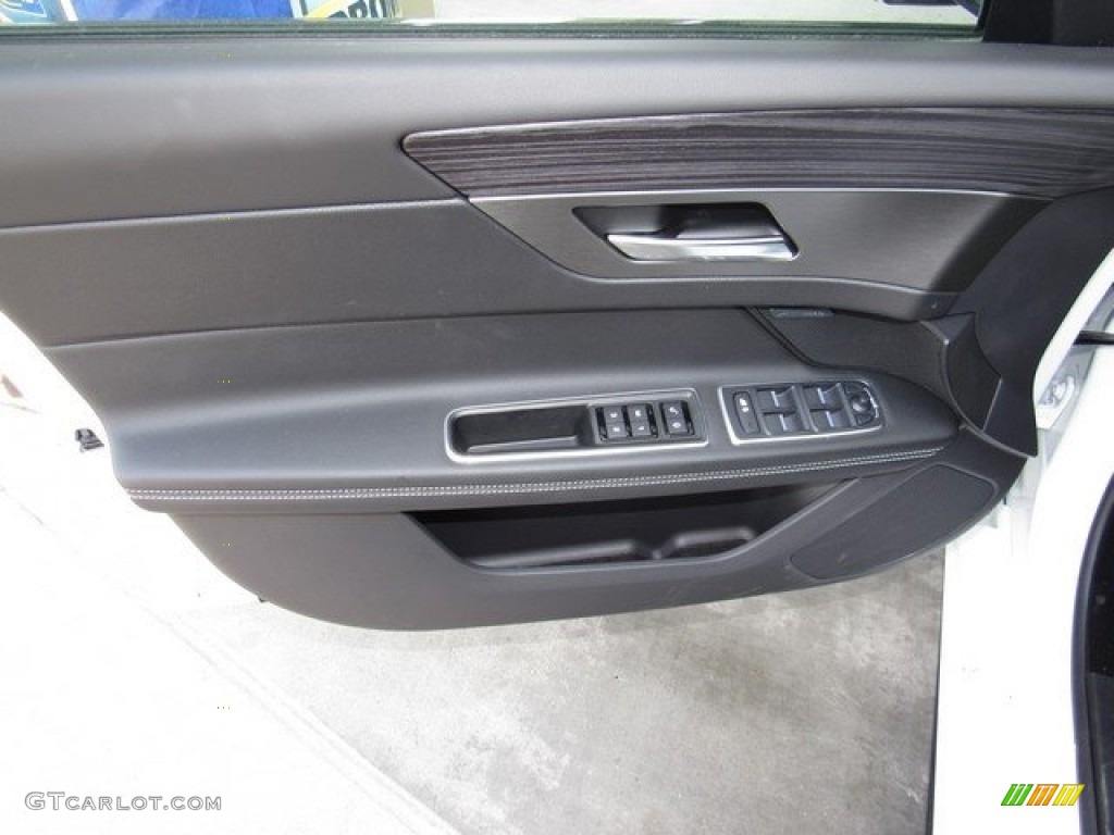 2018 Jaguar XF Sportbrake S AWD Door Panel Photos