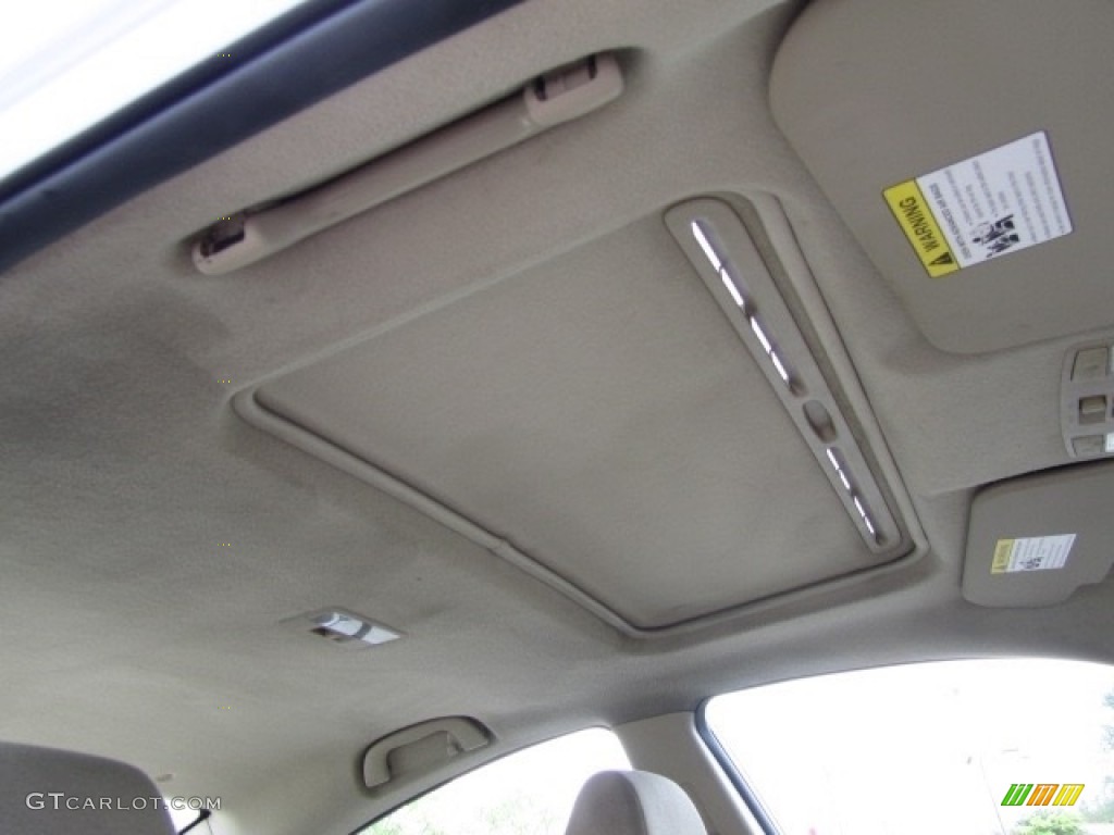 2007 MAZDA3 i Sport Sedan - Rally White / Beige photo #23