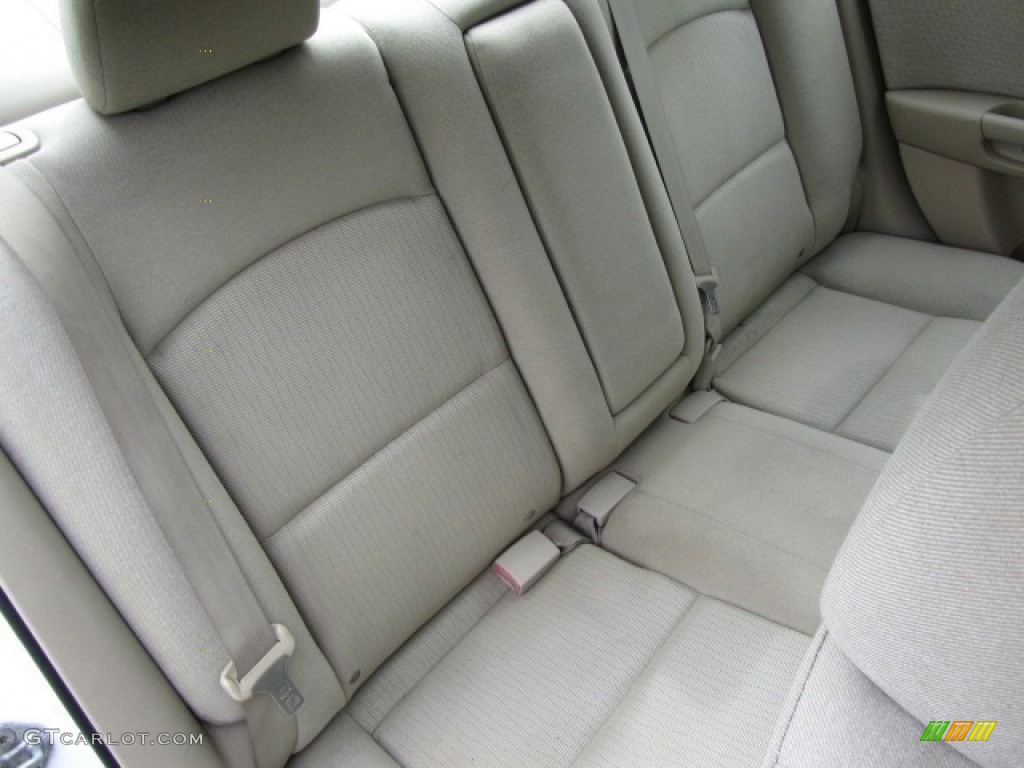 2007 MAZDA3 i Sport Sedan - Rally White / Beige photo #24