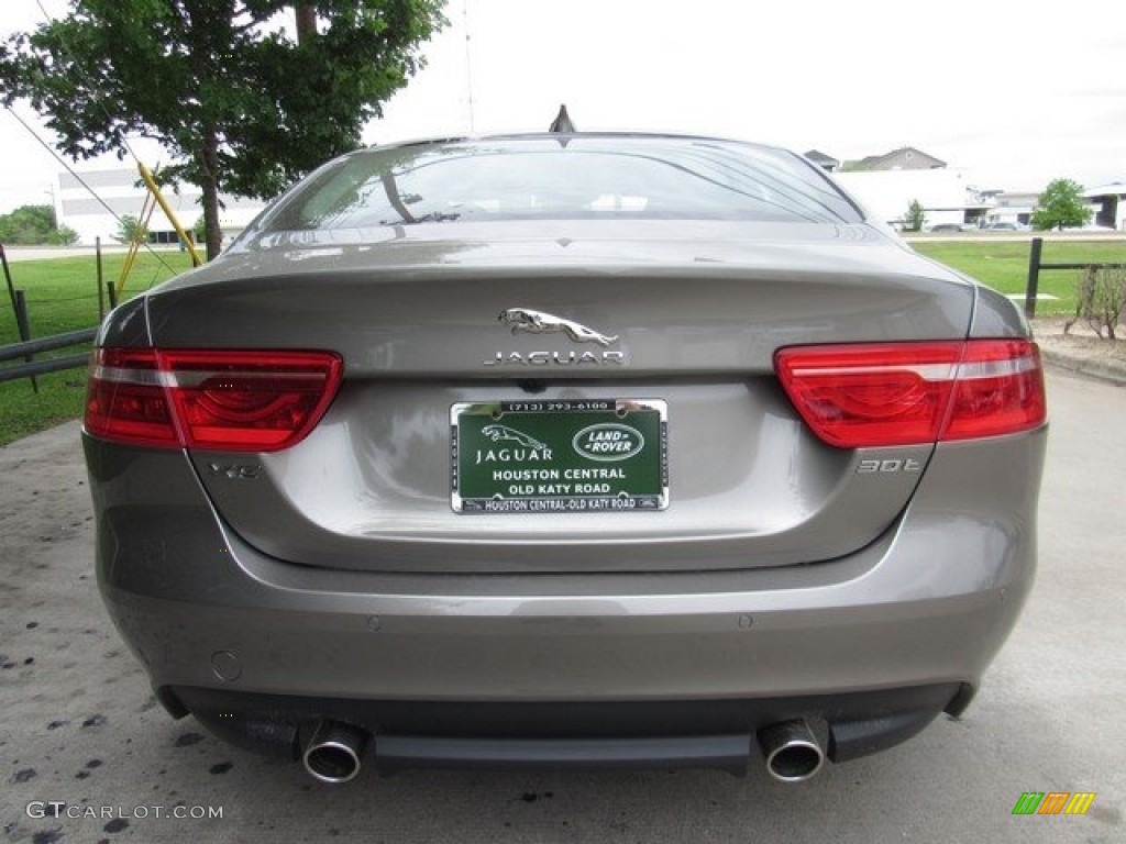 2018 XE 30t Prestige - Silicon Silver Metallic / Ebony photo #8