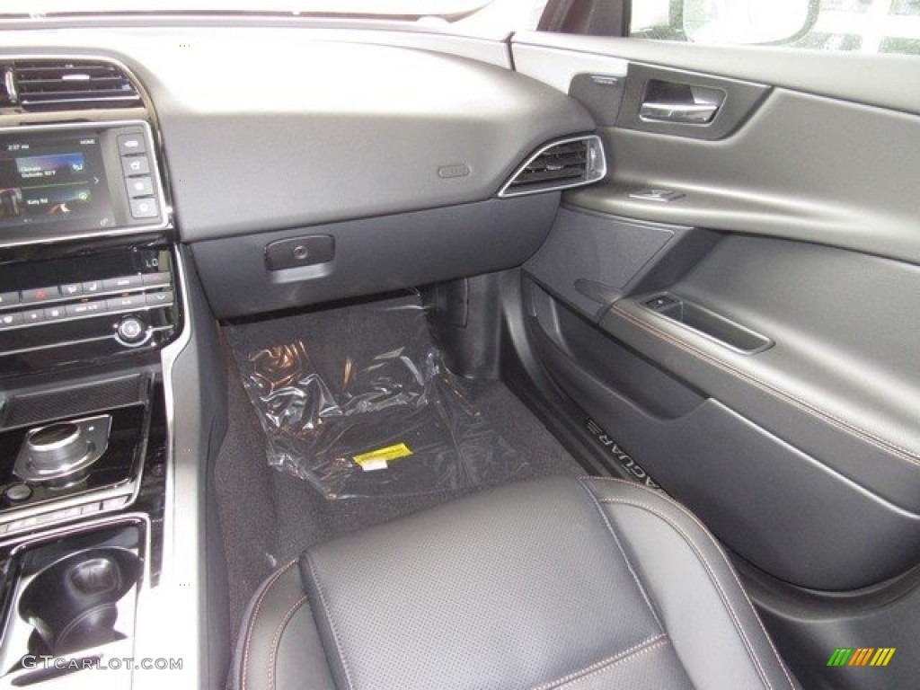 2018 XE 30t Prestige - Silicon Silver Metallic / Ebony photo #14