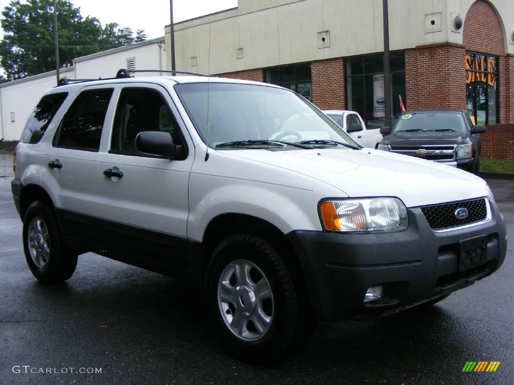 2003 Escape XLT V6 4WD - Oxford White / Medium Dark Pebble photo #2