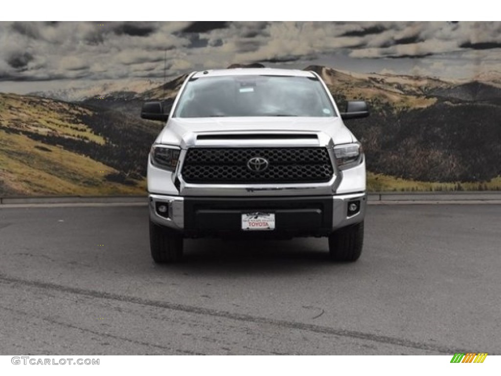 2018 Tundra SR5 Double Cab 4x4 - Super White / Graphite photo #2