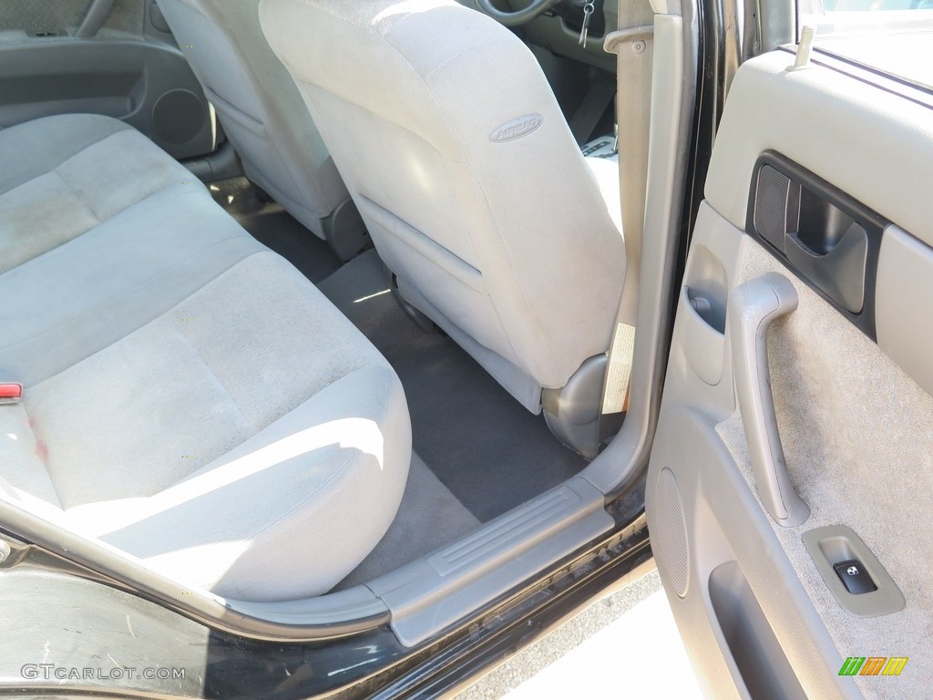 2005 Forenza S Sedan - Fantasy Black Metallic / Gray photo #31