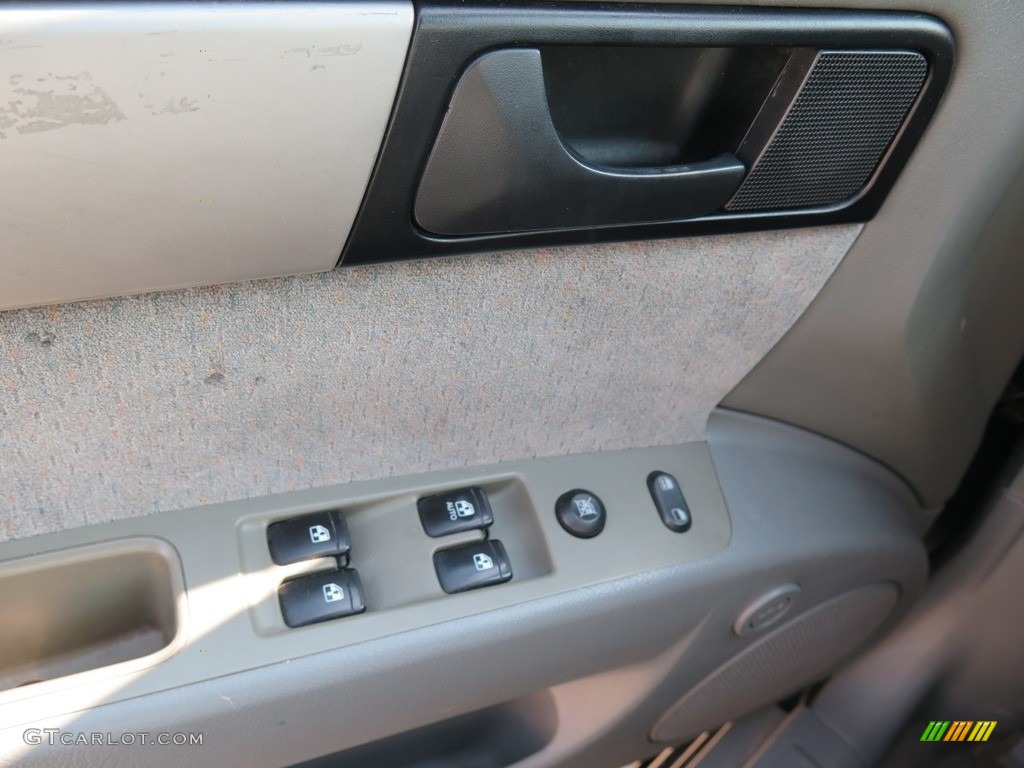 2005 Forenza S Sedan - Fantasy Black Metallic / Gray photo #37