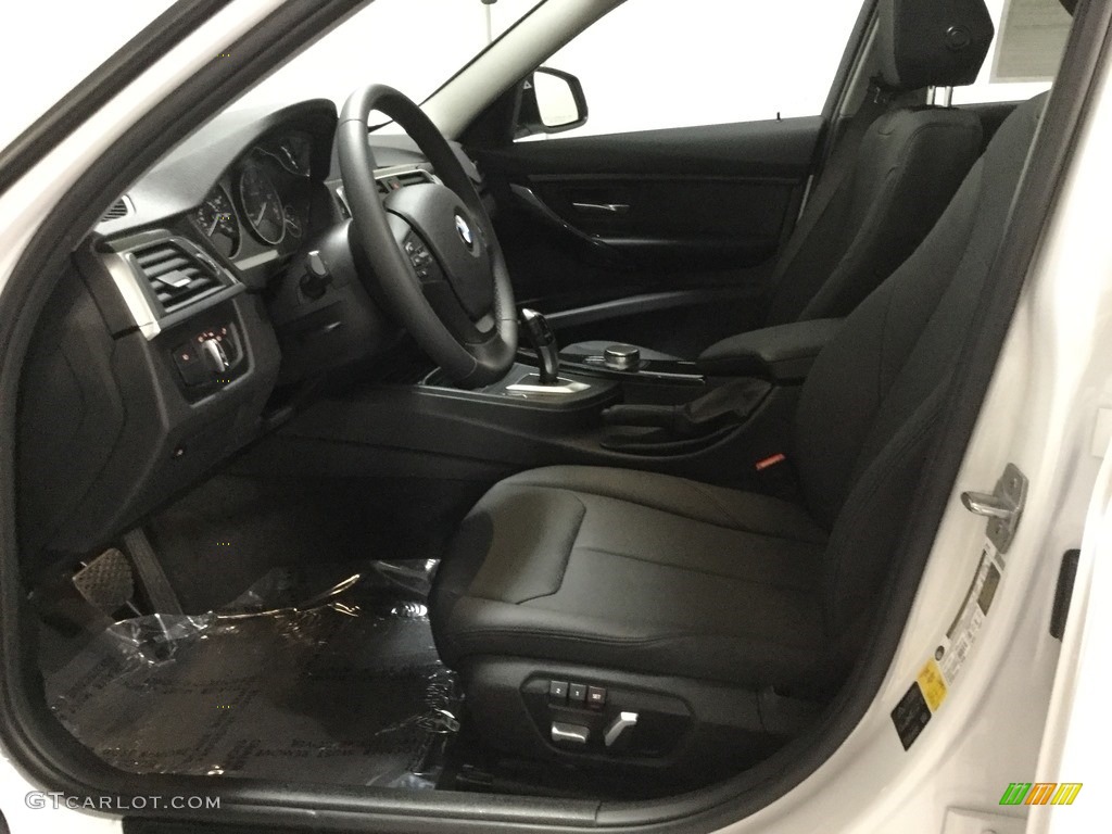 2018 3 Series 320i xDrive Sedan - Alpine White / Black photo #11