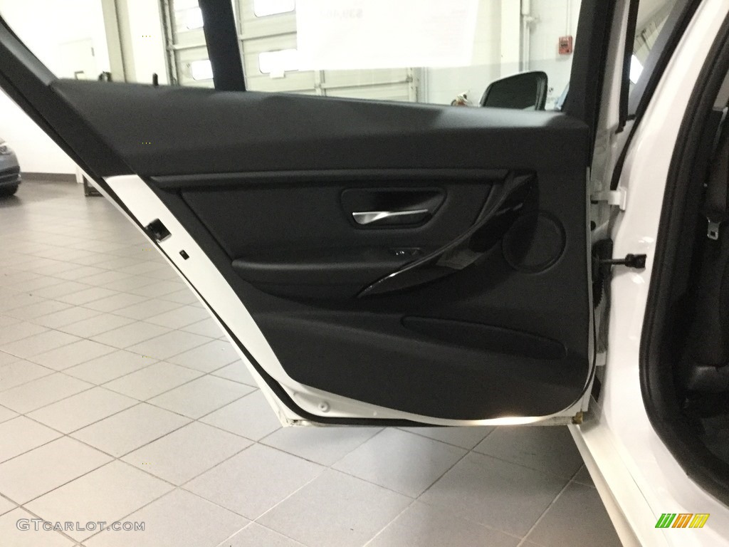 2018 3 Series 320i xDrive Sedan - Alpine White / Black photo #12