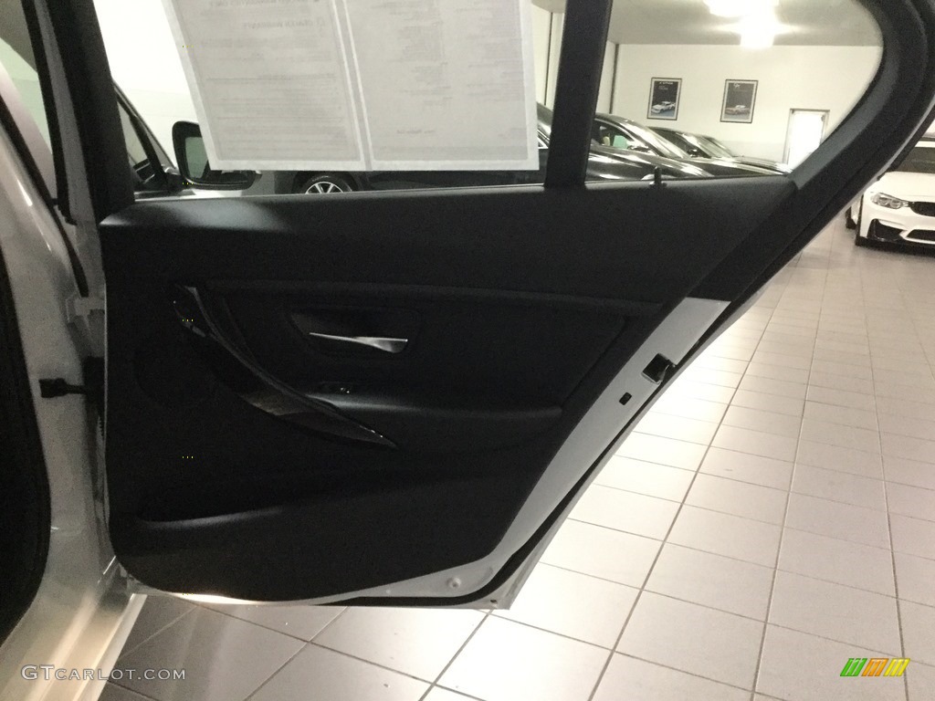 2018 3 Series 320i xDrive Sedan - Alpine White / Black photo #18