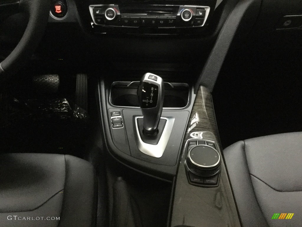2018 3 Series 320i xDrive Sedan - Alpine White / Black photo #26