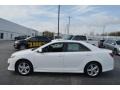 Super White - Camry SE Photo No. 5