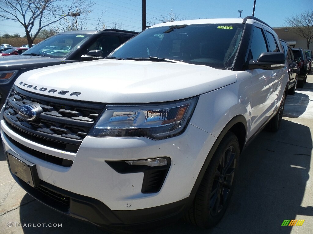 2018 Explorer XLT 4WD - White Platinum / Ebony Black photo #1