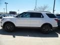 2018 White Platinum Ford Explorer XLT 4WD  photo #4