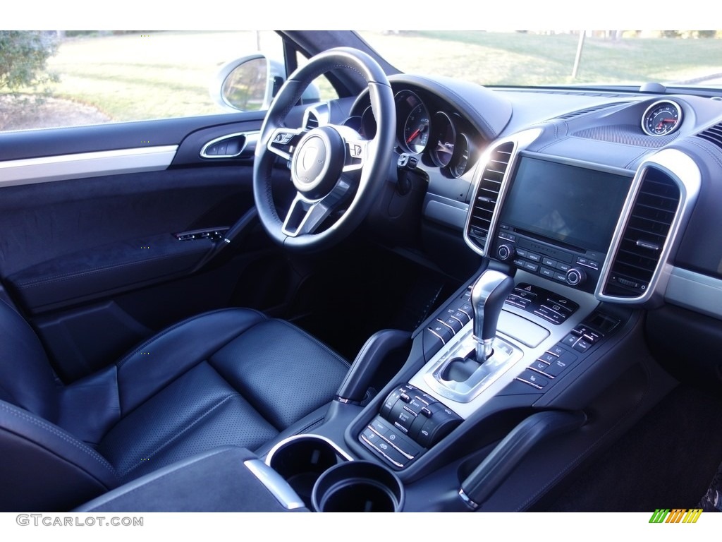 2018 Cayenne GTS - Rhodium Silver Metallic / Black photo #13