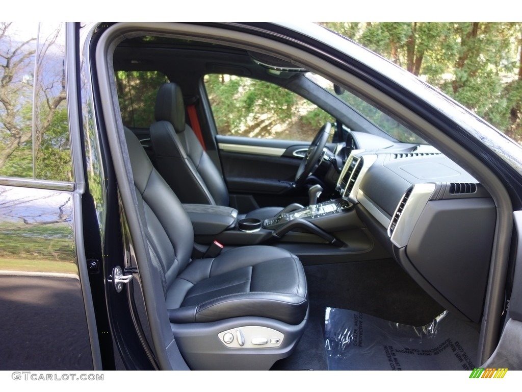 2018 Porsche Cayenne GTS Front Seat Photo #127065141