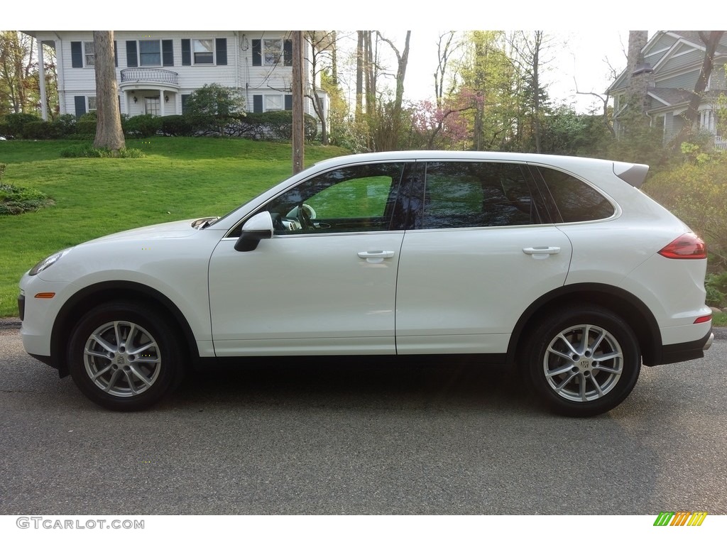 2018 Cayenne  - White / Black/Luxor Beige photo #3