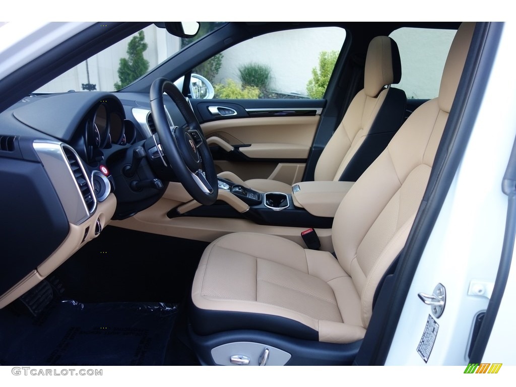 Black/Luxor Beige Interior 2018 Porsche Cayenne Standard Cayenne Model Photo #127066812