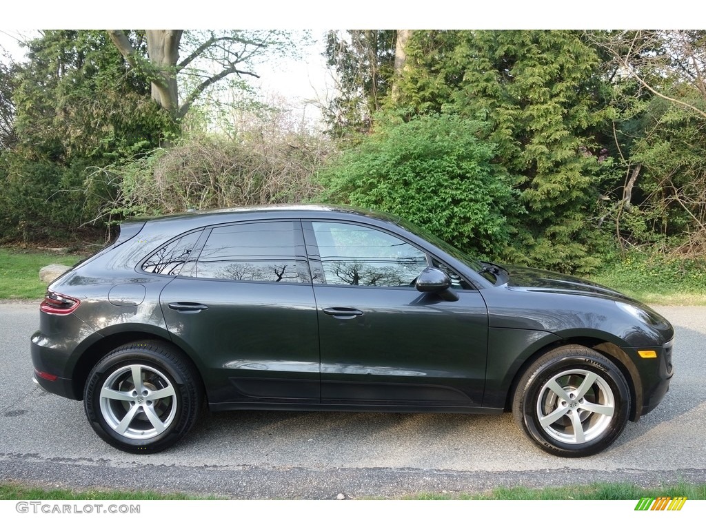 Volcano Grey Metallic 2018 Porsche Macan Standard Macan Model Exterior Photo #127067184