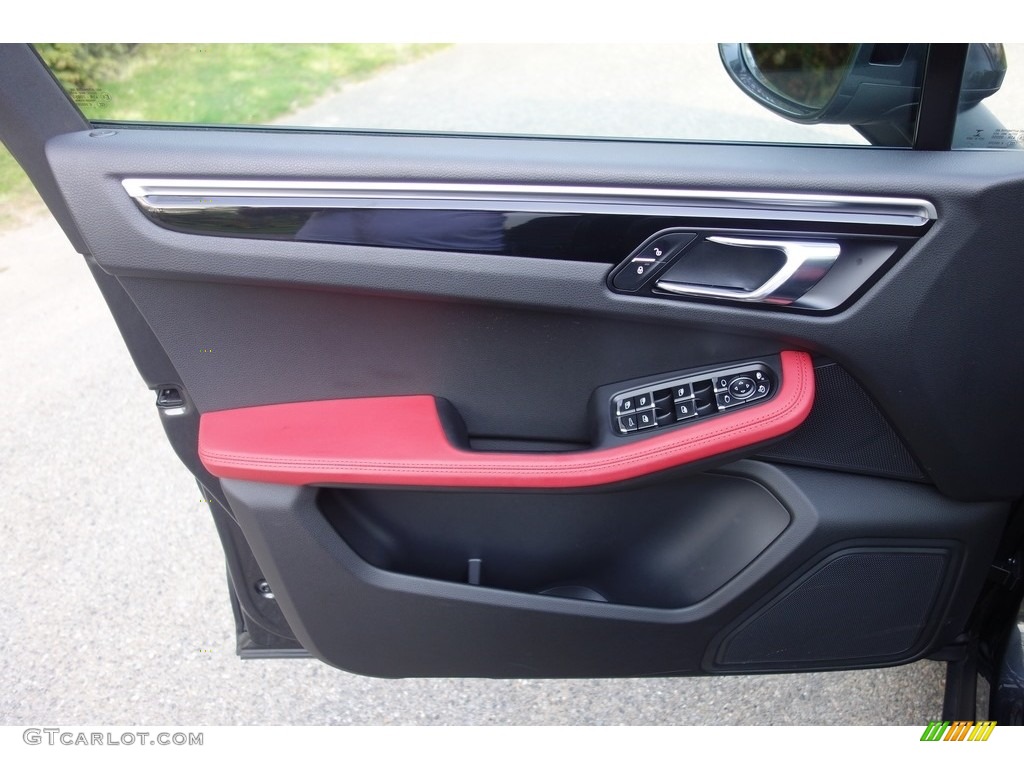 2018 Porsche Macan Standard Macan Model Black/Garnet Red Door Panel Photo #127067259