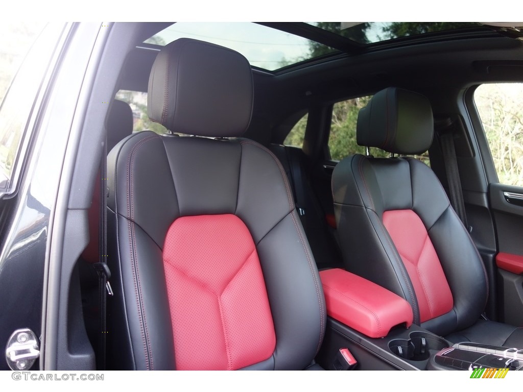 Black/Garnet Red Interior 2018 Porsche Macan Standard Macan Model Photo #127067469