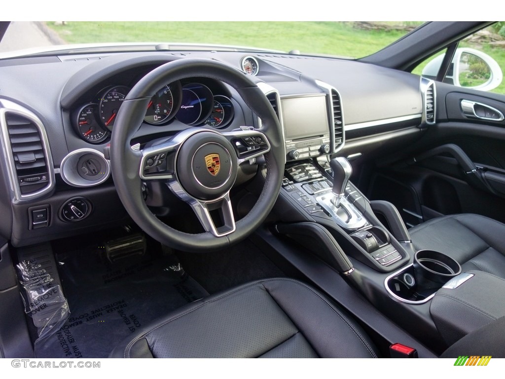 Black Interior 2018 Porsche Cayenne Standard Cayenne Model Photo #127067823