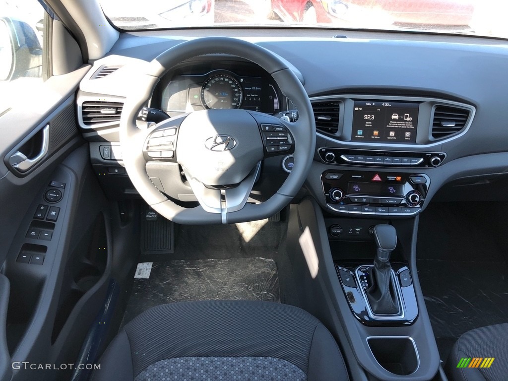 2018 Hyundai Ioniq Hybrid SEL Dashboard Photos