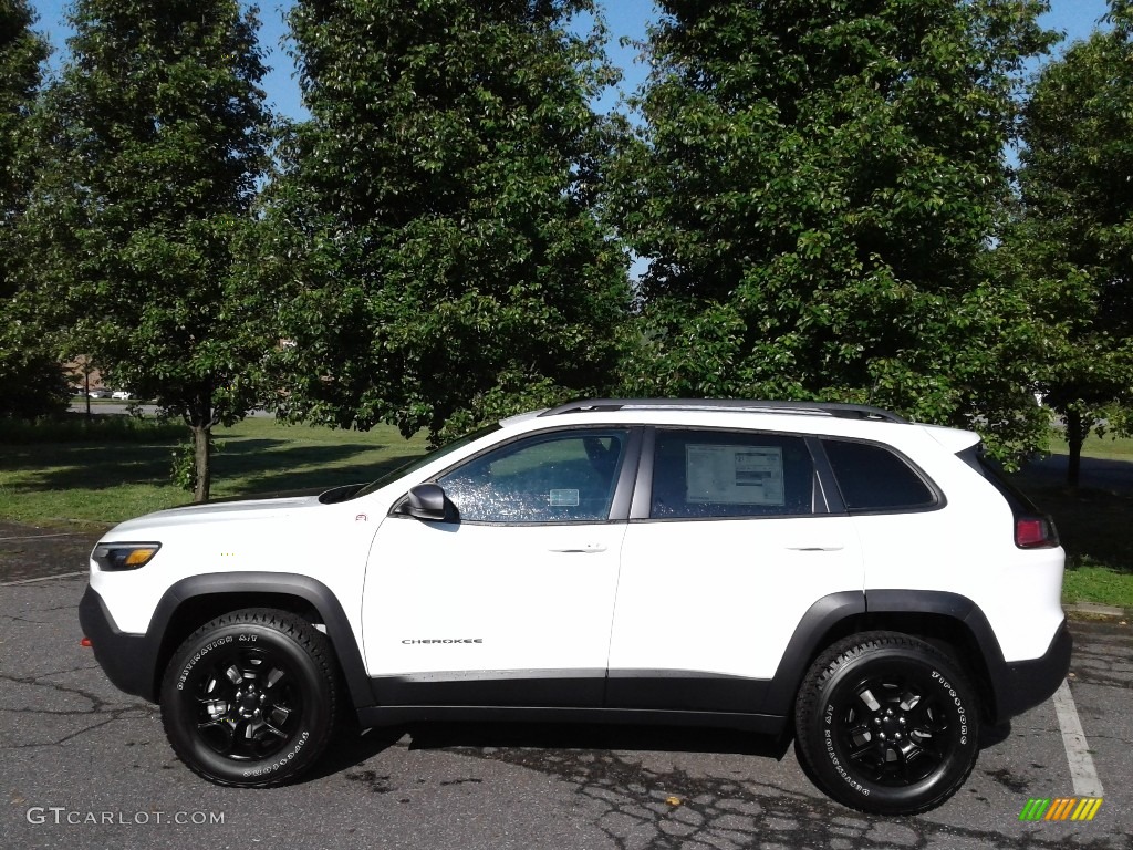 Bright White Jeep Cherokee