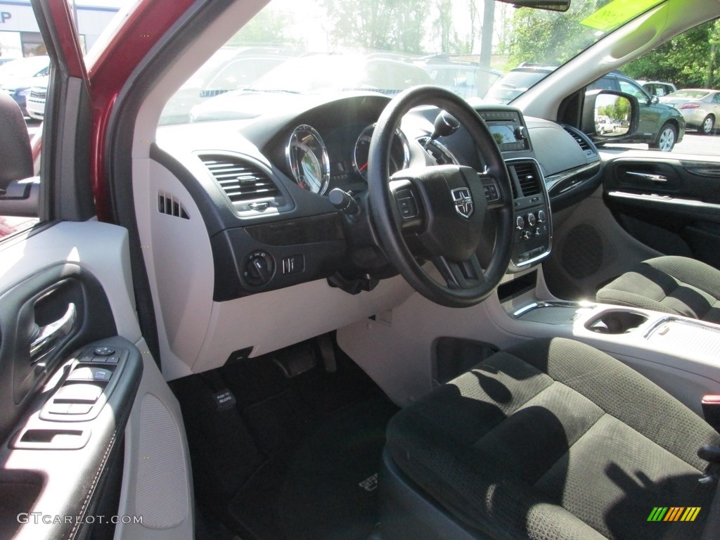 2015 Grand Caravan SXT - Deep Cherry Red Crystal Pearl / Black/Light Graystone photo #11