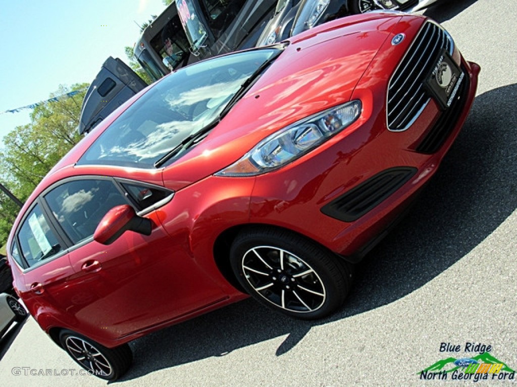 2018 Fiesta SE Hatchback - Hot Pepper Red / Charcoal Black photo #29