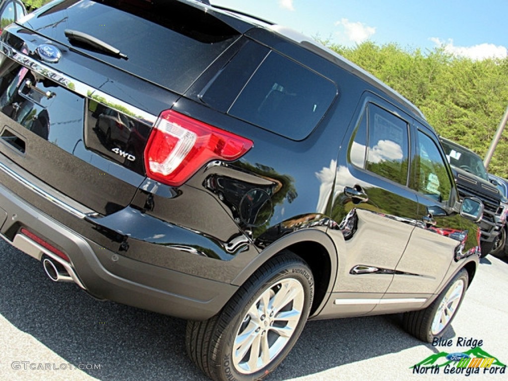 2018 Explorer XLT 4WD - Shadow Black / Medium Stone photo #32