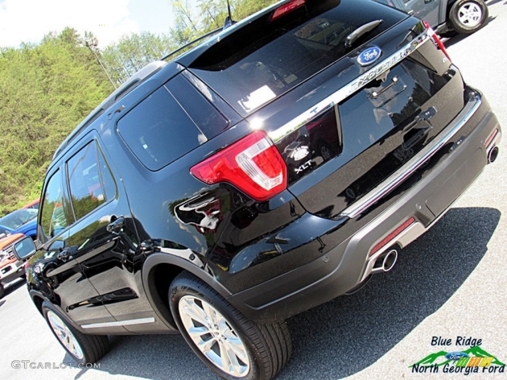 2018 Explorer XLT 4WD - Shadow Black / Medium Stone photo #33