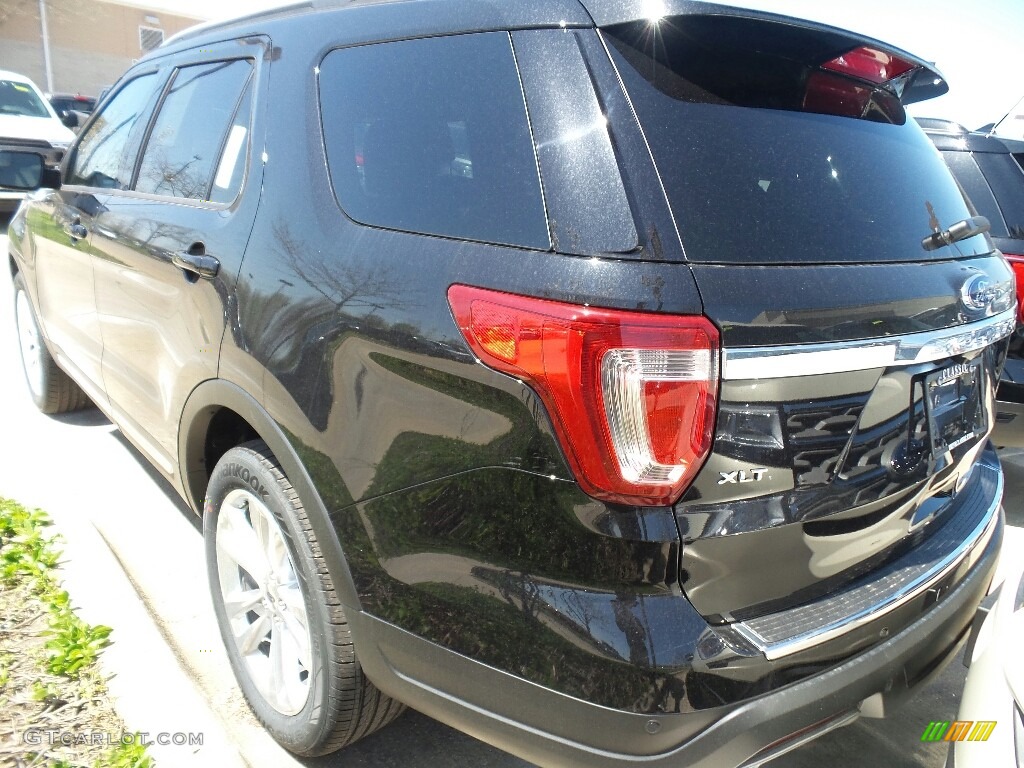 2018 Explorer XLT 4WD - Shadow Black / Ebony Black photo #3