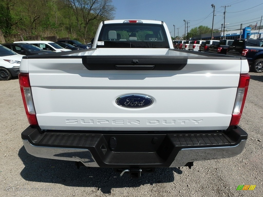 2018 F250 Super Duty XL SuperCab 4x4 - Oxford White / Earth Gray photo #4