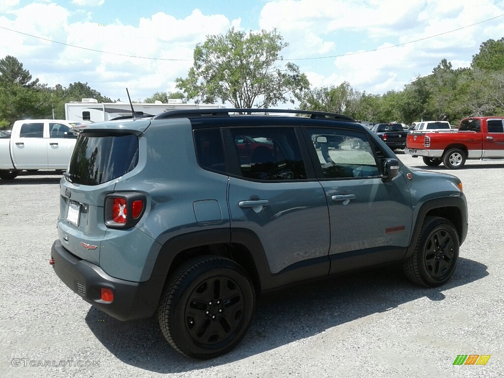 2018 Renegade Trailhawk 4x4 - Anvil / Black photo #5