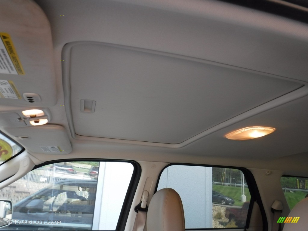 2011 Escape Limited V6 4WD - Gold Leaf Metallic / Camel photo #13