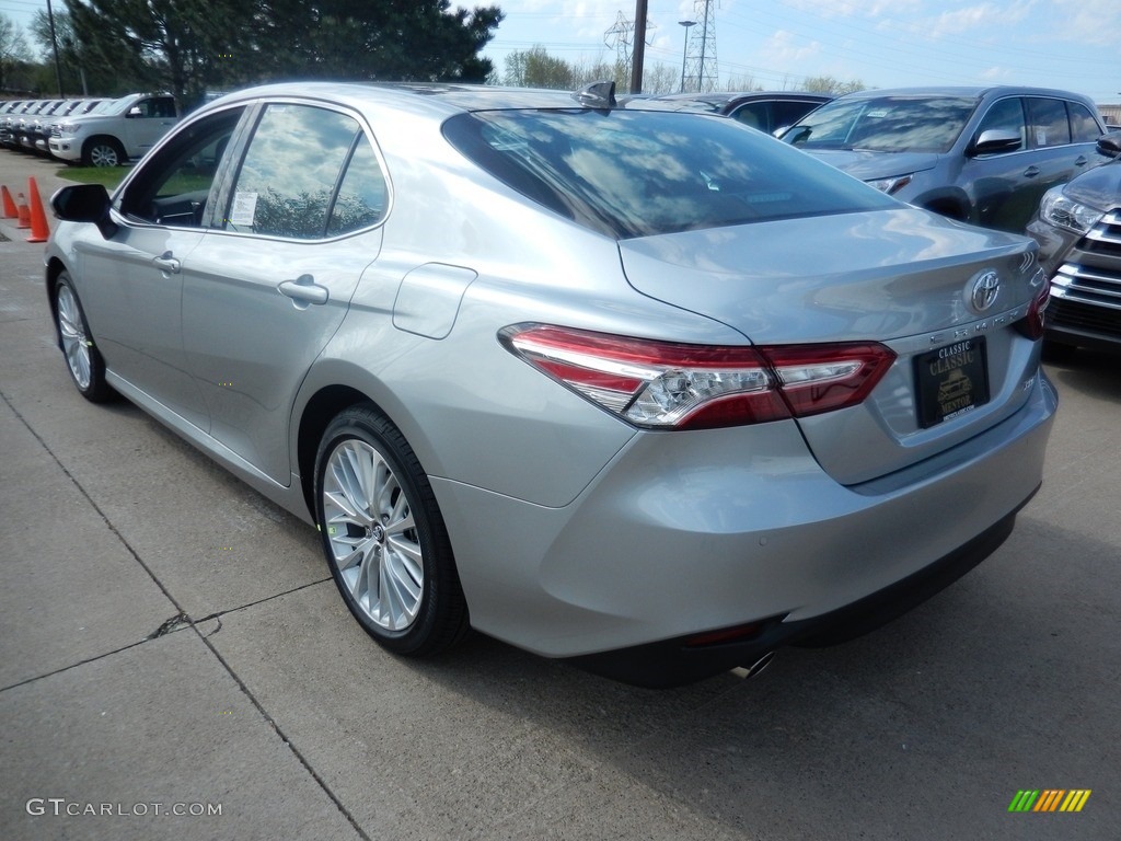 2018 Camry XLE V6 - Celestial Silver Metallic / Ash photo #2