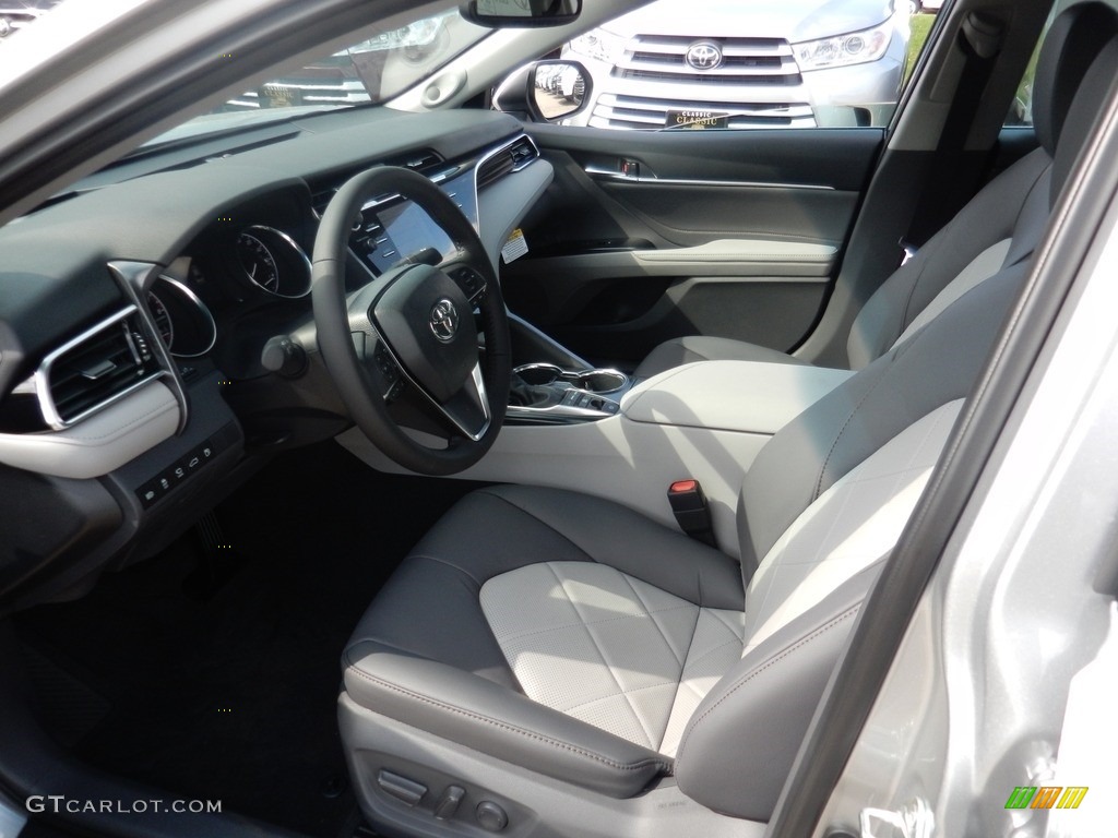 2018 Camry XLE V6 - Celestial Silver Metallic / Ash photo #3