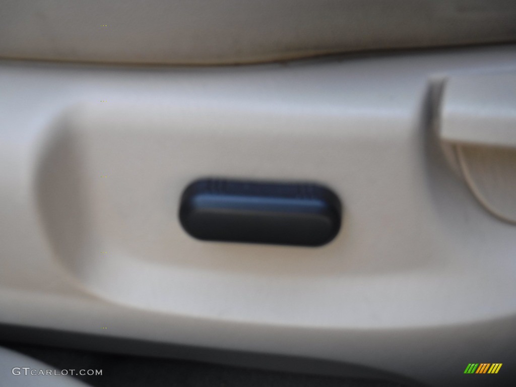 2011 Escape Limited V6 4WD - Gold Leaf Metallic / Camel photo #18