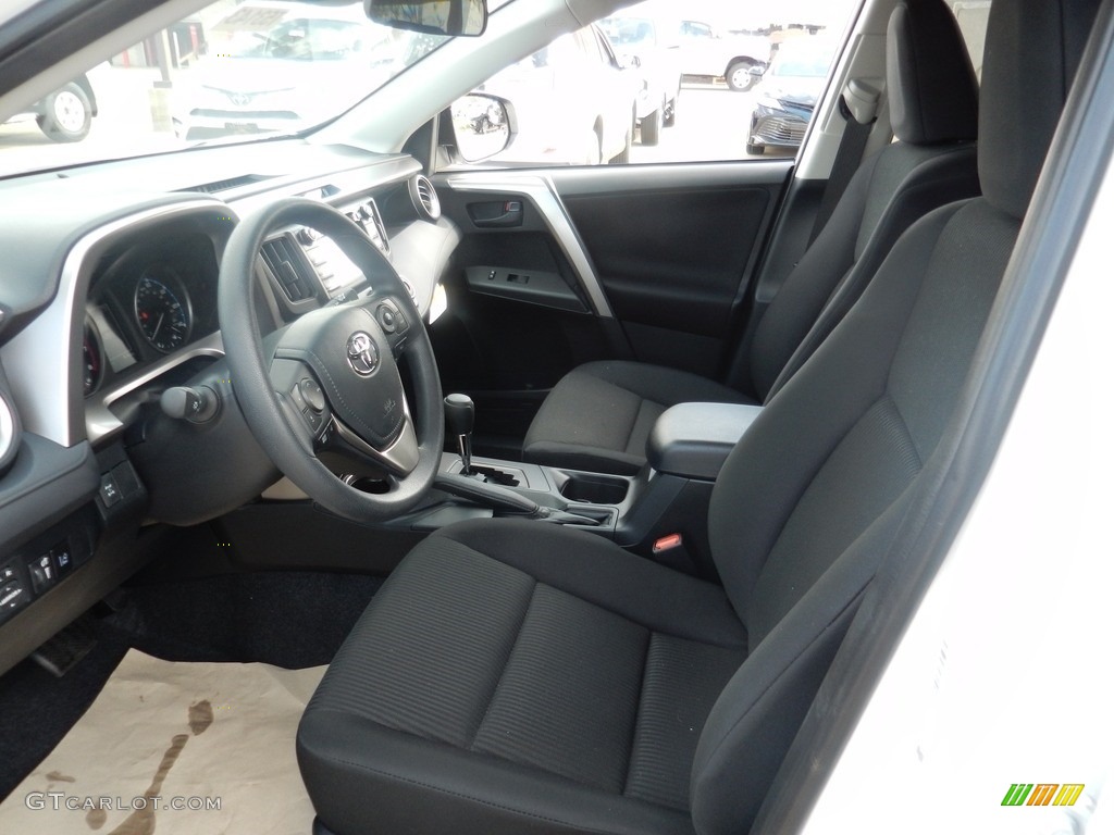 2018 RAV4 LE - Super White / Black photo #3