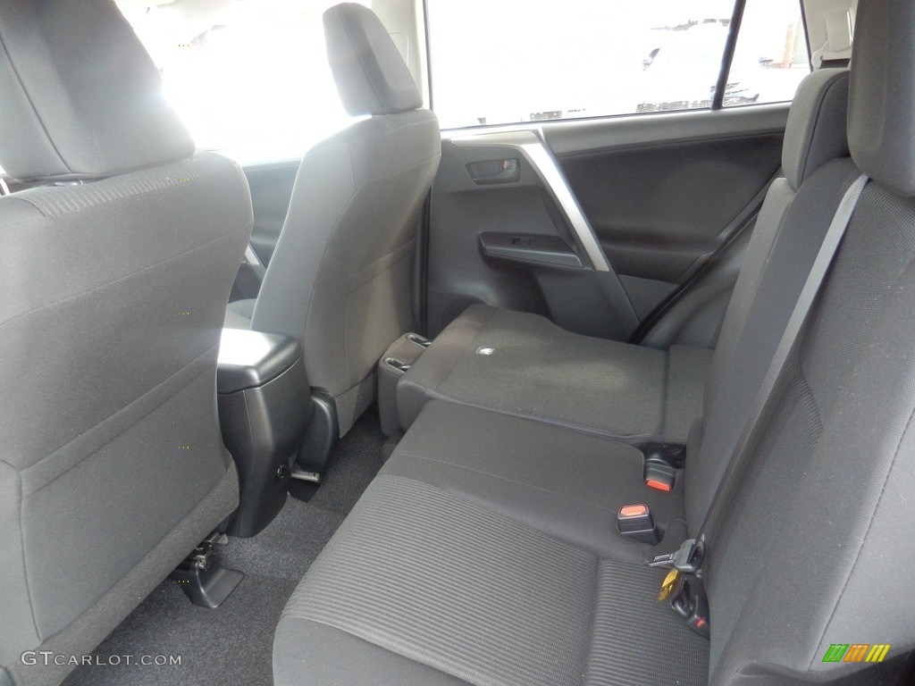 2018 RAV4 LE - Super White / Black photo #4