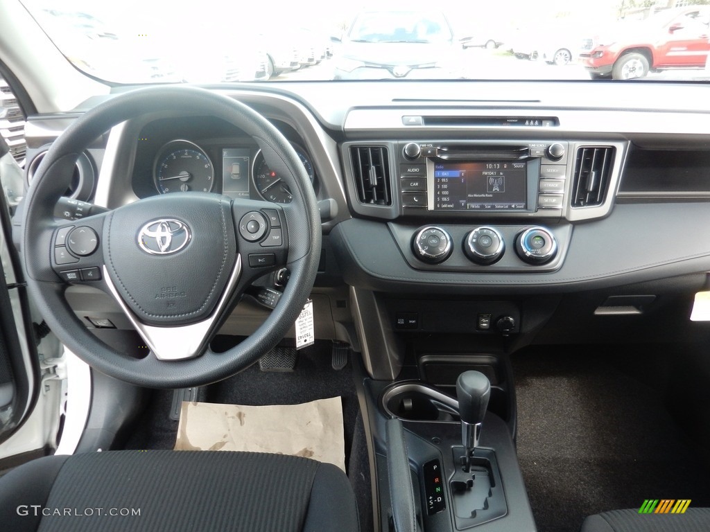 2018 RAV4 LE - Super White / Black photo #5