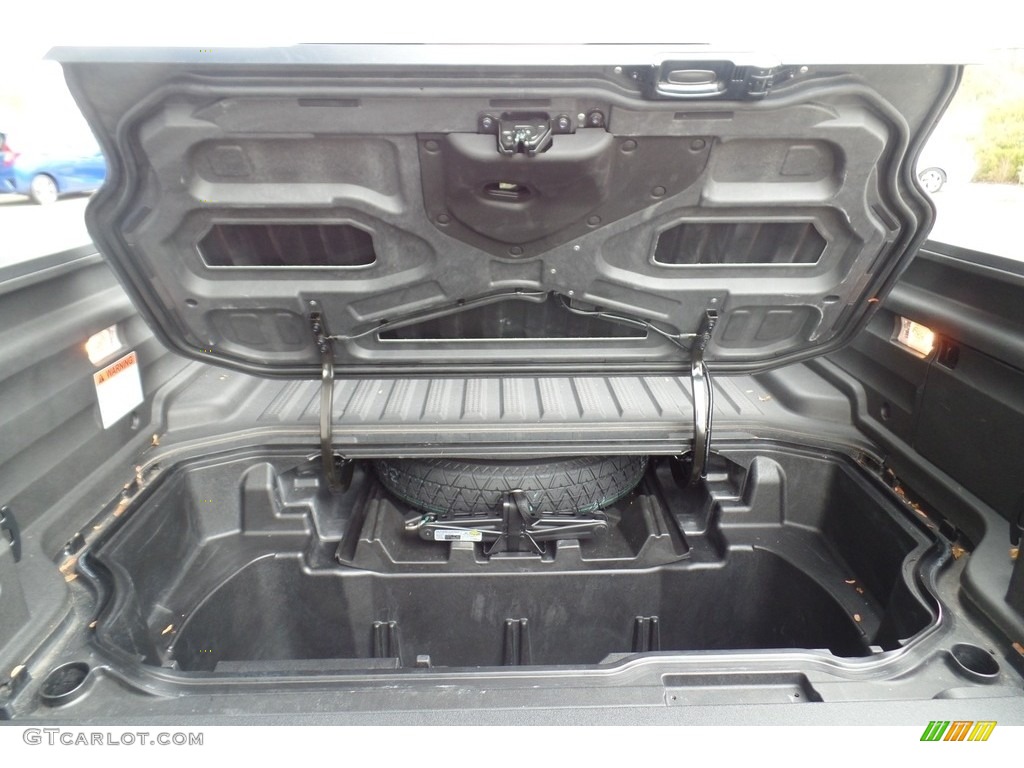 2018 Honda Ridgeline RTL AWD Trunk Photo #127094485