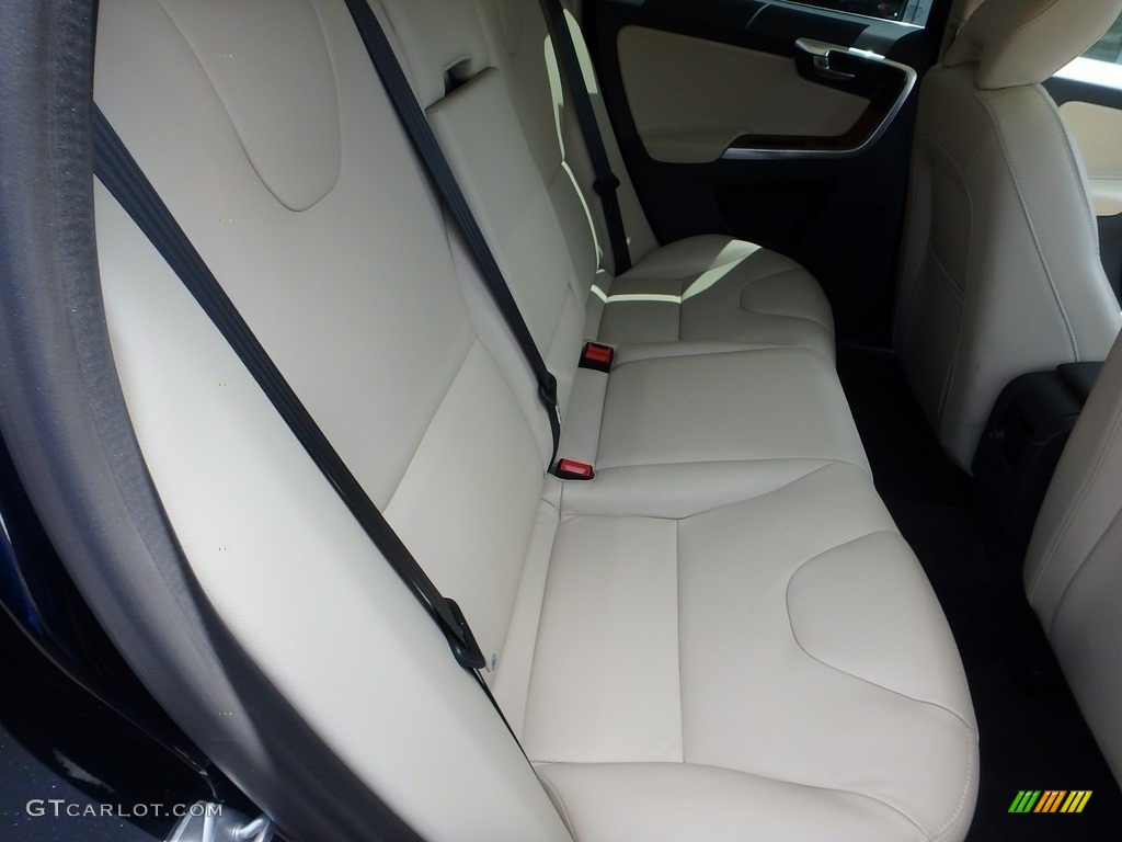 2017 XC60 T6 AWD Inscription - Magic Blue Metallic / Soft Beige photo #14