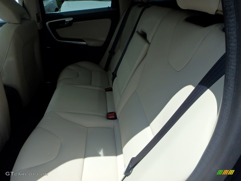 2017 XC60 T6 AWD Inscription - Magic Blue Metallic / Soft Beige photo #16