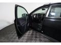 Black - RAV4 XLE Photo No. 26
