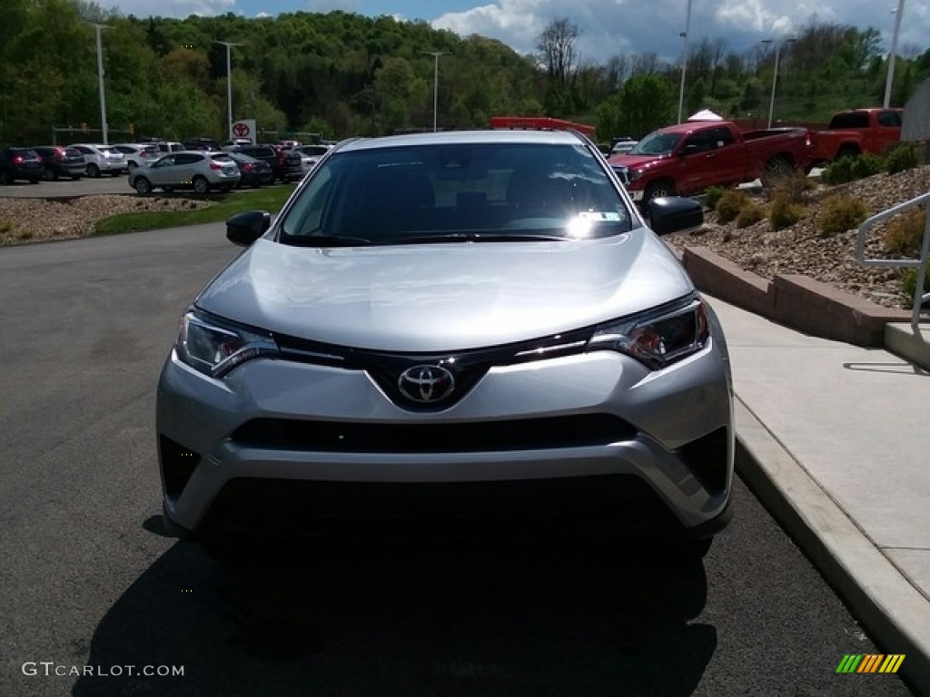 2018 RAV4 LE - Silver Sky Metallic / Black photo #7