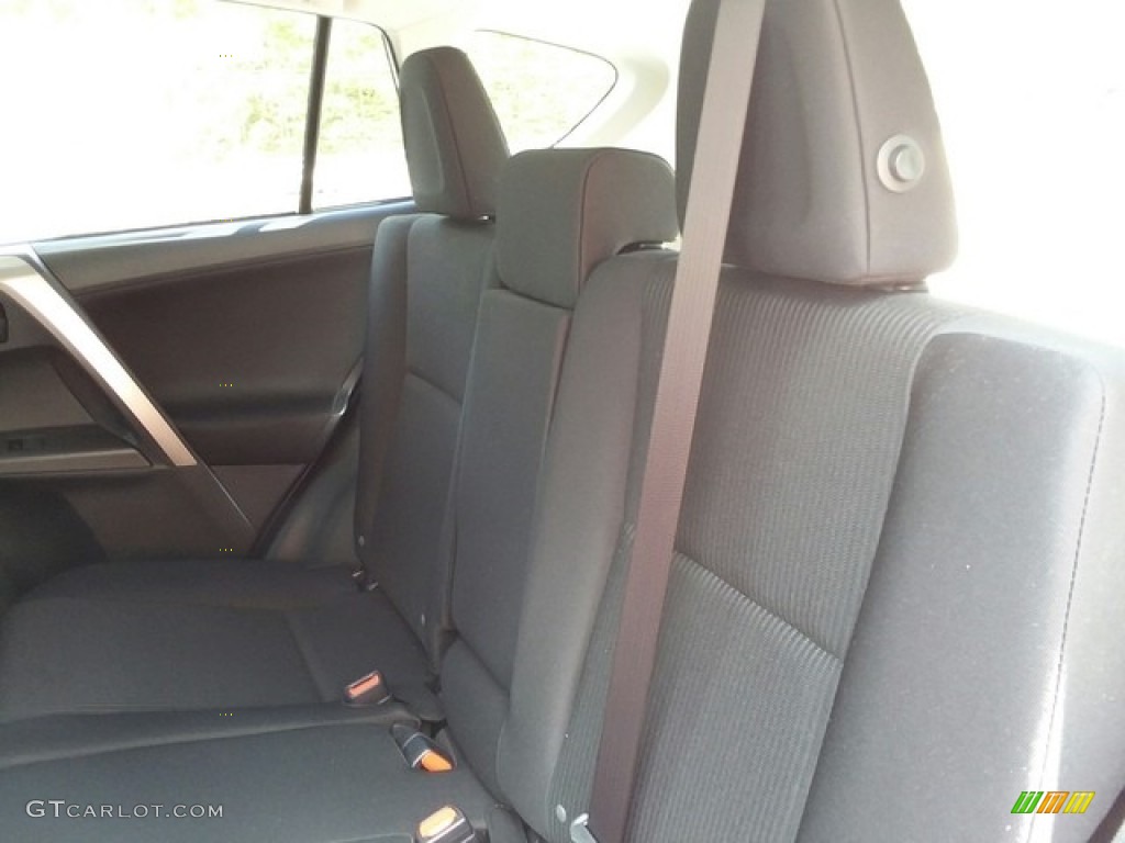 2018 RAV4 LE - Silver Sky Metallic / Black photo #20