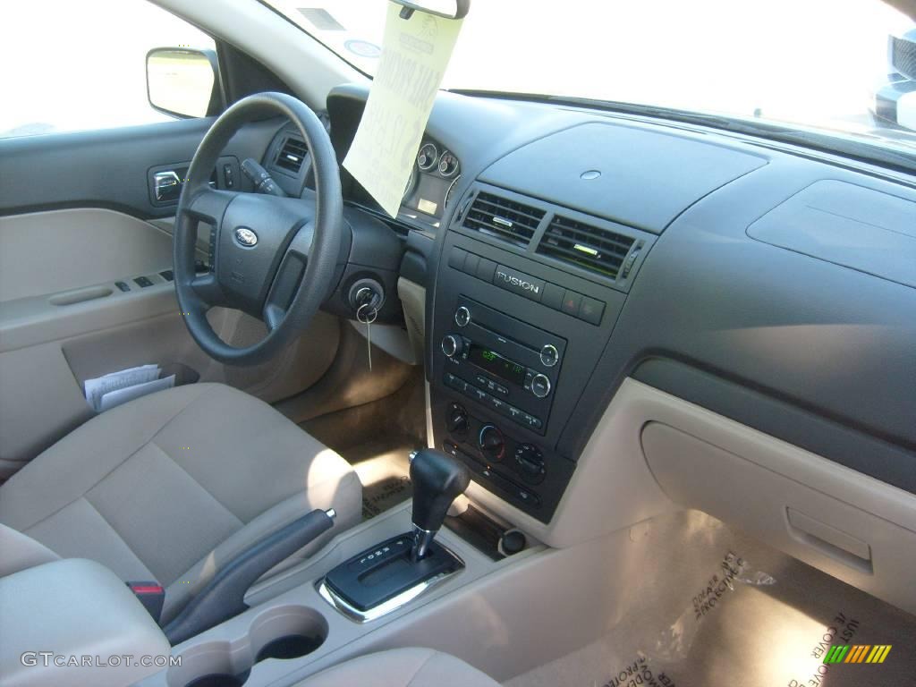 2008 Fusion S - Black Ebony / Camel photo #18