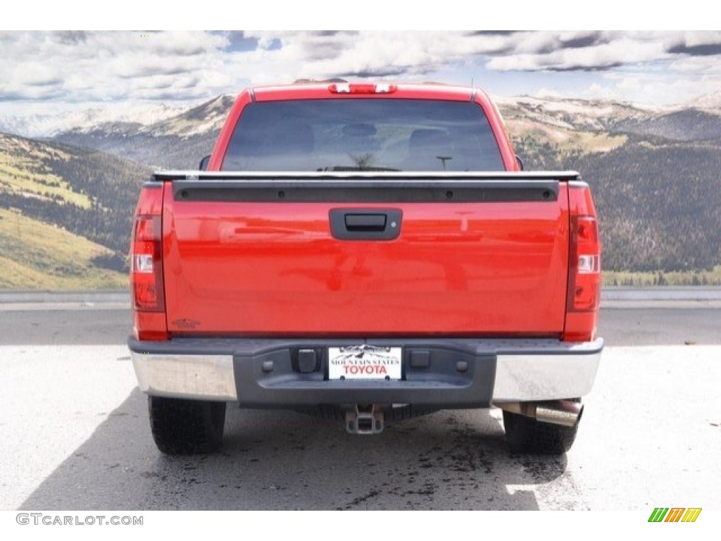 2007 Silverado 1500 LT Crew Cab 4x4 - Victory Red / Light Titanium/Ebony Black photo #9