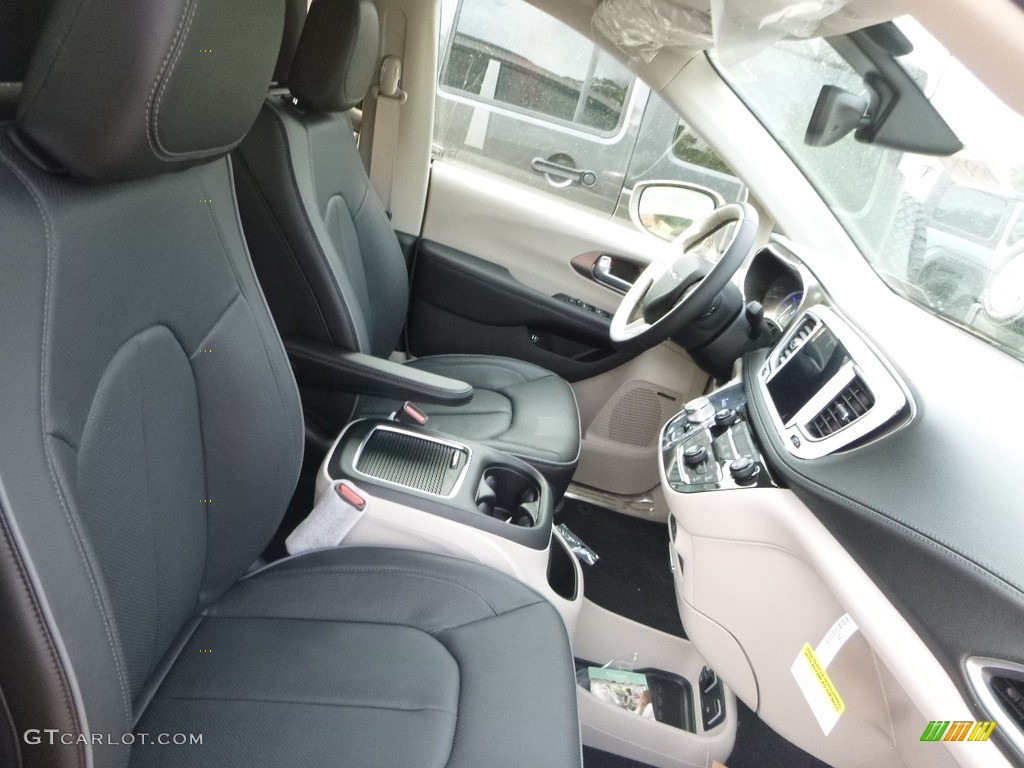 2018 Chrysler Pacifica Hybrid Limited Front Seat Photo #127114843